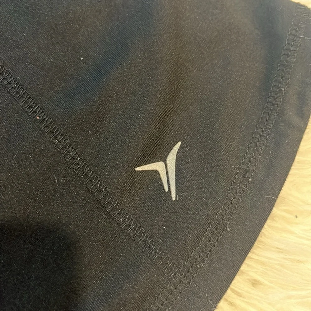 3/$25 Old Navy women’s M active wear black - Picture 4 of 8